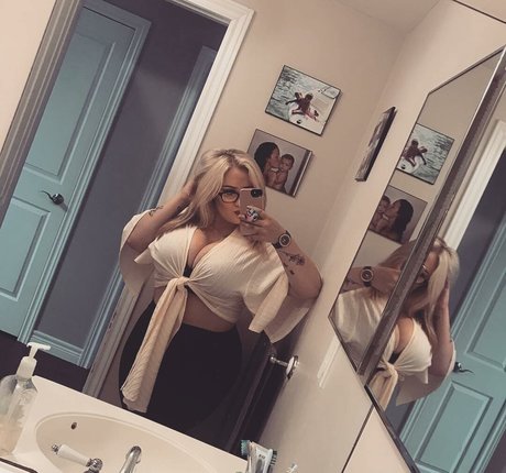 Lilly Alcorn