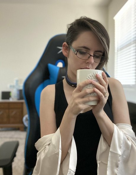 Nahá fotka uniklých OnlyFans od Tsukixxhime