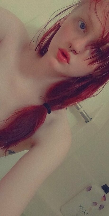 Alaston vuotanut OnlyFans-kuva Benzbabe