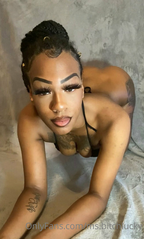Nahá fotka uniklých OnlyFans od Msbitchlucky