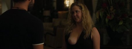 Amy Schumer OnlyFansリークヌード写真