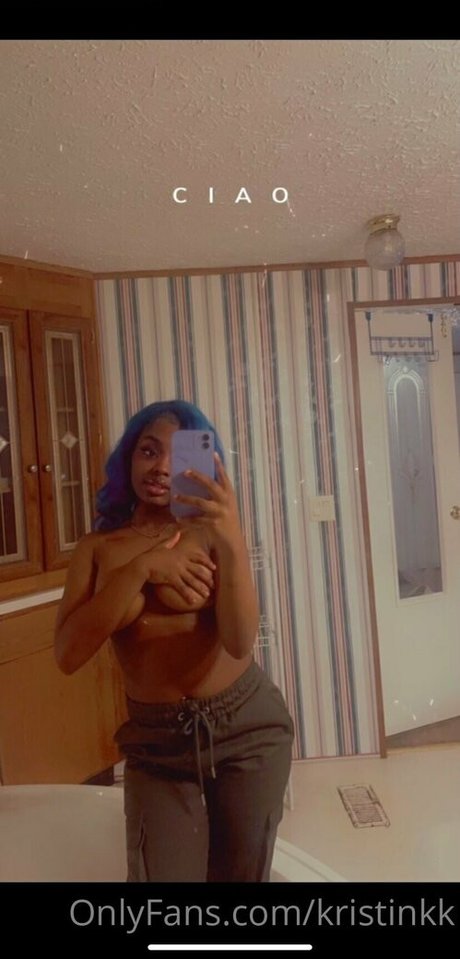 Nahá fotka uniklých OnlyFans od Kristinkk