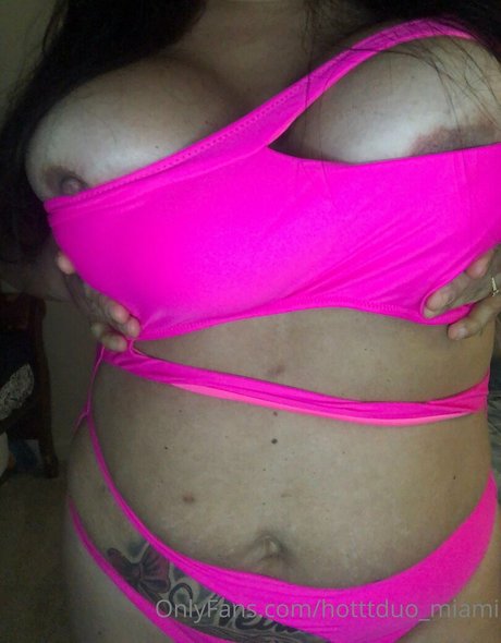 Nahá fotka uniklých OnlyFans od Hotttduo1