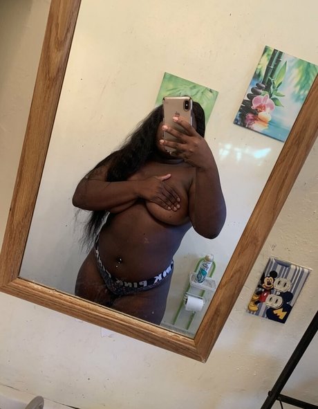 Foto desnuda filtrada de OnlyFans de Iheartdonna
