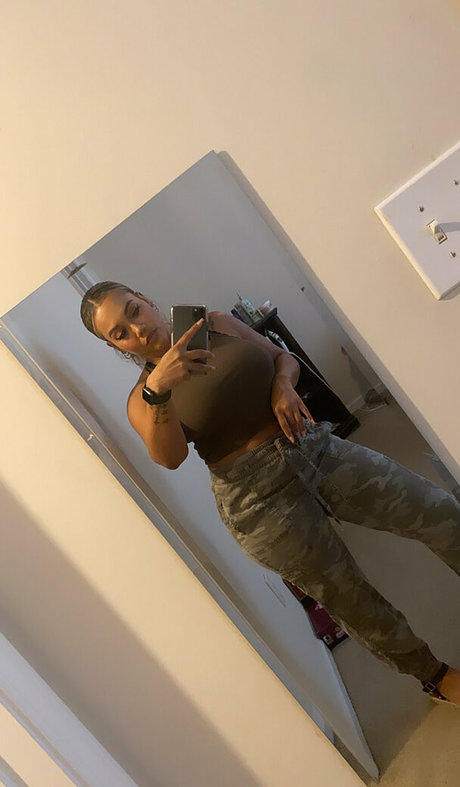 Nickole1022