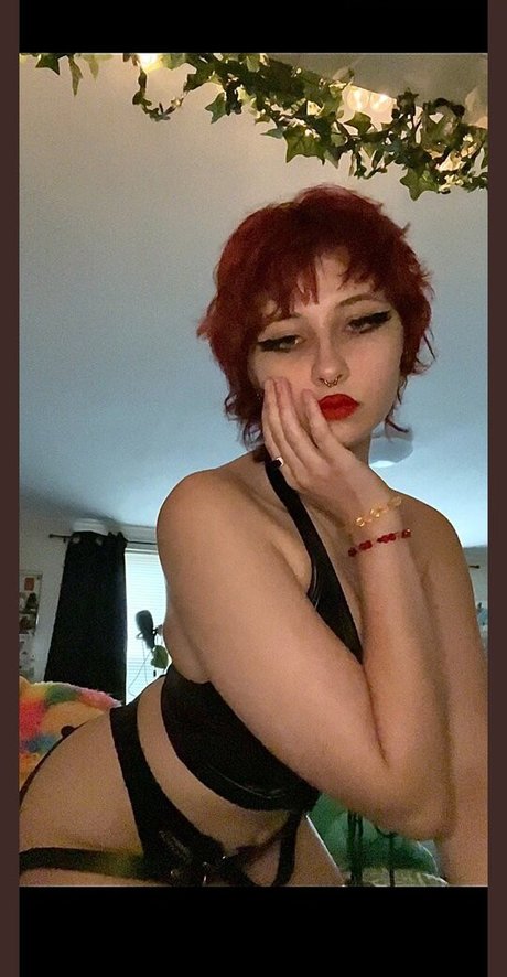 Nahá fotka uniklých OnlyFans od Mothgardener