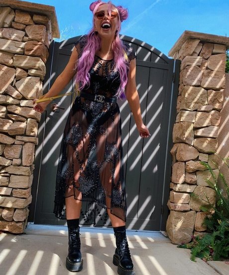 Violet Benson