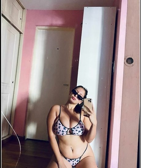 Foto di nudo di fuga di OnlyFans di Ludmila Luquez