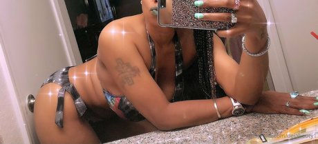 Nacktes geleaktes OnlyFans-Foto von Dejabooty1
