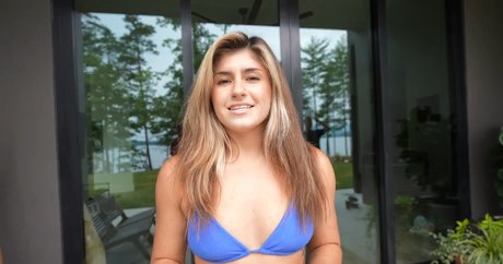 Nahá fotka uniklých OnlyFans od Hailie Deegan