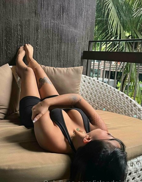 Islandgirlkaia