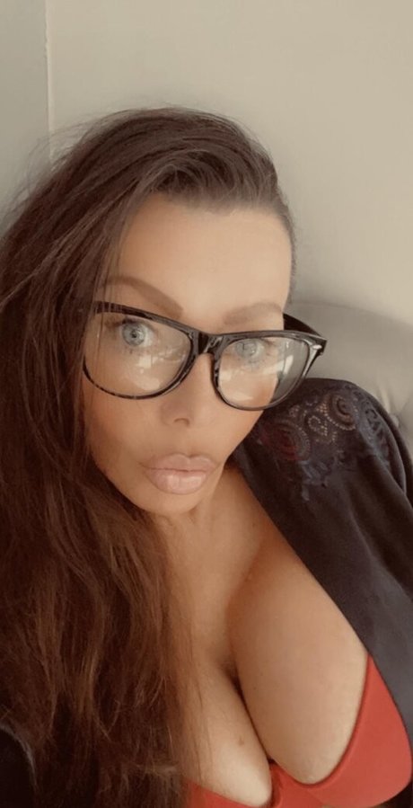 Naken läckt OnlyFans-bild av Lea Walker