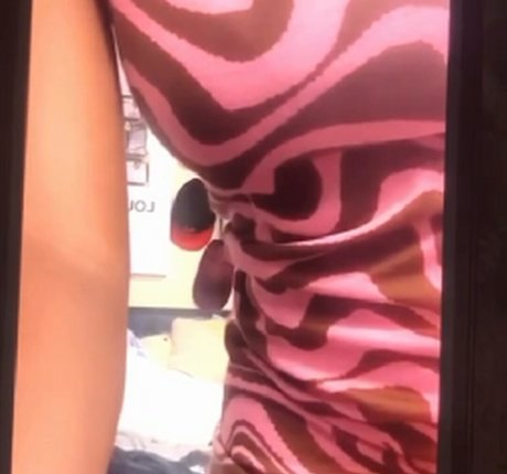 Alaston vuotanut OnlyFans-kuva Bhadiekelly