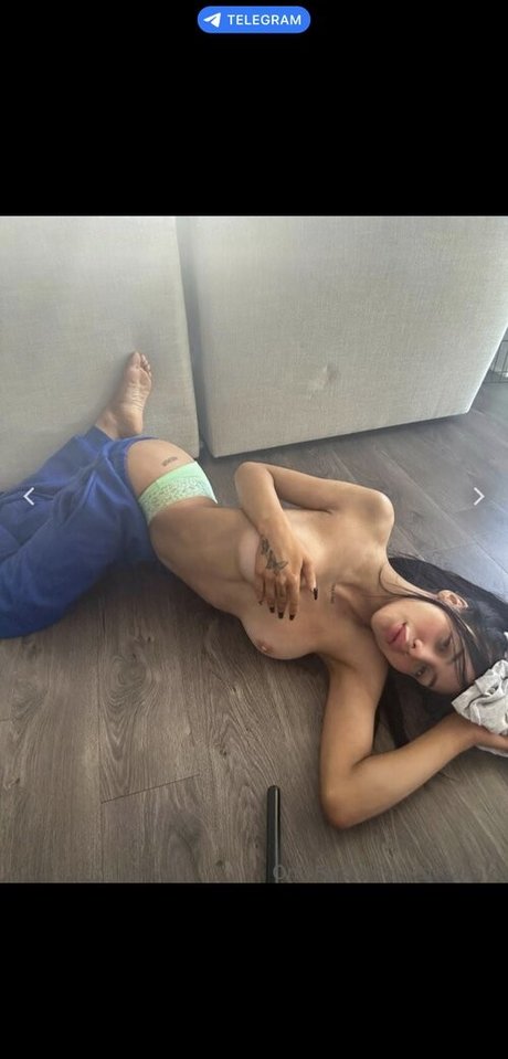 Nahá fotka uniklých OnlyFans od Stinakayy