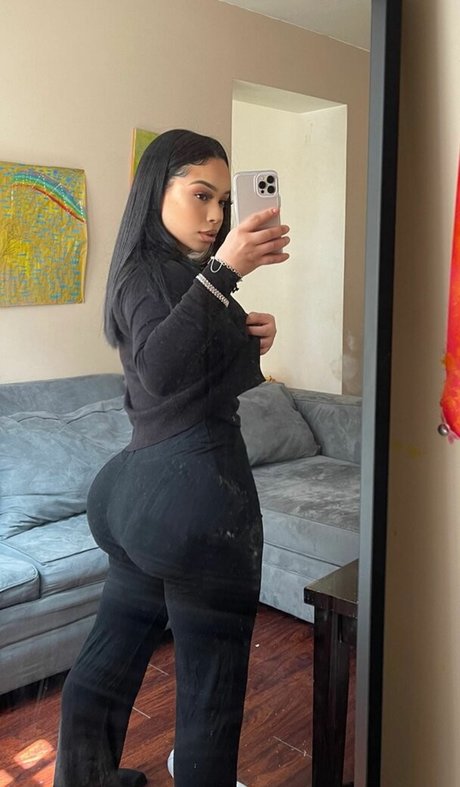 Naken läckt OnlyFans-bild av Gigifrmtexas