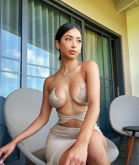 Naakte gelekte OnlyFans-foto van Enelly Urzua