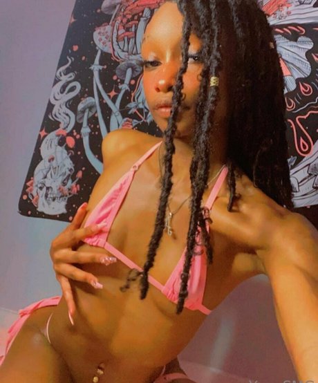 Yanasmg OnlyFans