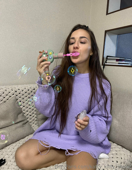 Обнаженная фотография утечки OnlyFans от Kitty Katty