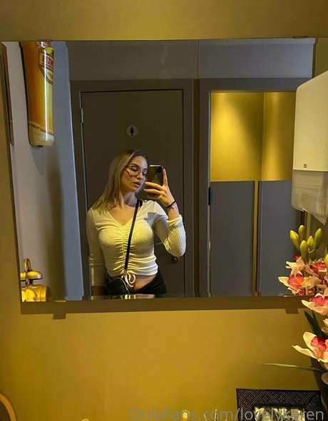 Foto nua vazada do OnlyFans de Karentang