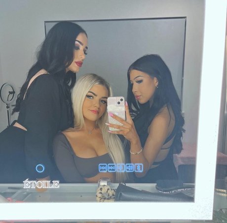 Nacktes geleaktes OnlyFans-Foto von Naomigrace Robinson