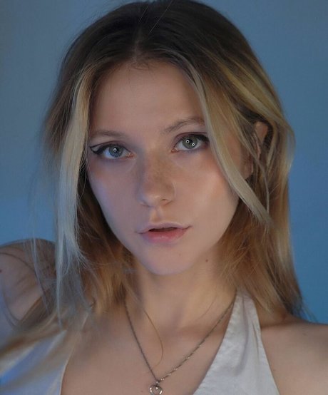 Обнаженная фотография утечки OnlyFans от Angejla