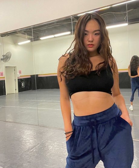 Naakte gelekte OnlyFans-foto van Park Hyye Jin