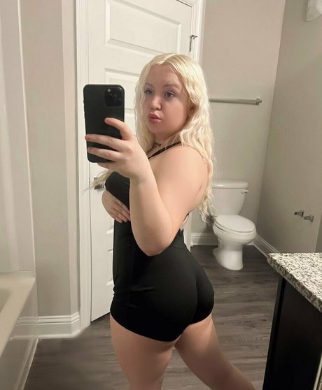 Karmaalexis OnlyFans泄露裸照