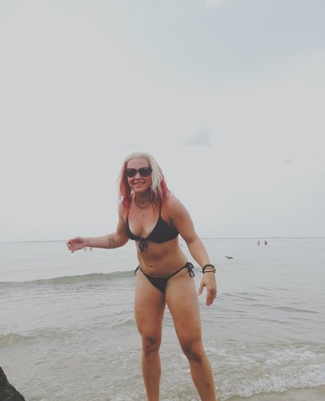 Naken läckt OnlyFans-bild av Masha Slamovich
