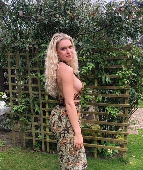 Naakte gelekte OnlyFans-foto van Freyamsx