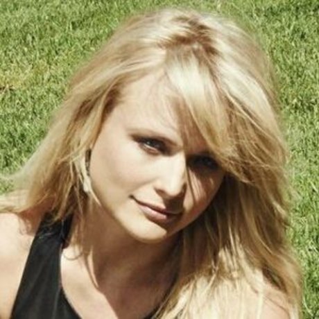 Обнаженная фотография утечки OnlyFans от Miranda Lambert
