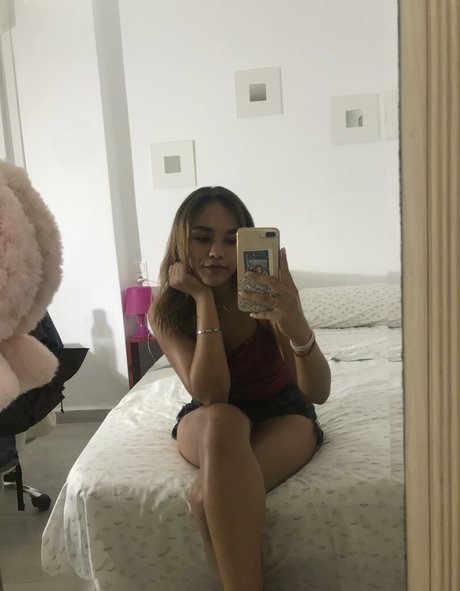 Naken läckt OnlyFans-bild av Ginnet