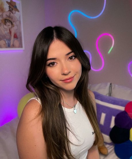 Alaston vuotanut OnlyFans-kuva Melibela