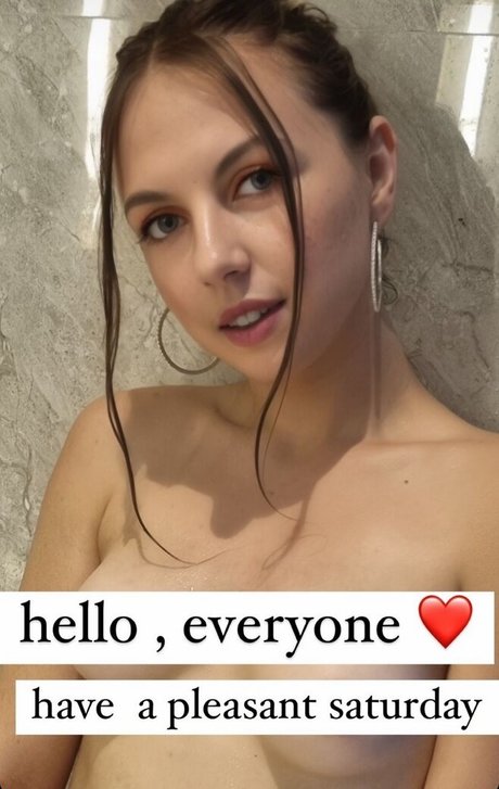 Nahá fotka uniklých OnlyFans od Lia Swan