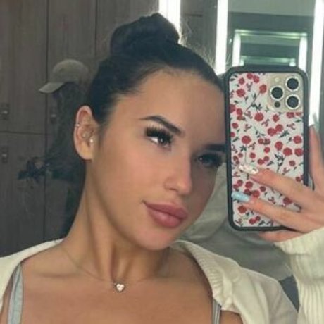 Обнаженная фотография утечки OnlyFans от Leilah Skys