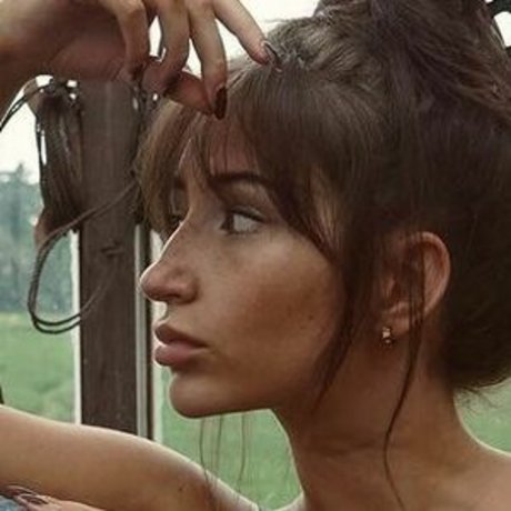 Alaston vuotanut OnlyFans-kuva Lottielion