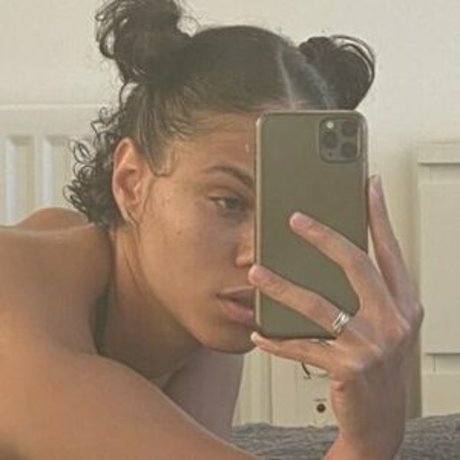 Naakte gelekte OnlyFans-foto van America Foster