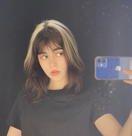 Alaston vuotanut OnlyFans-kuva Isabella Angelina