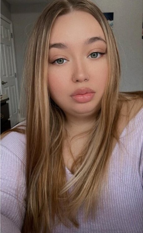 Naken läckt OnlyFans-bild av Tiara