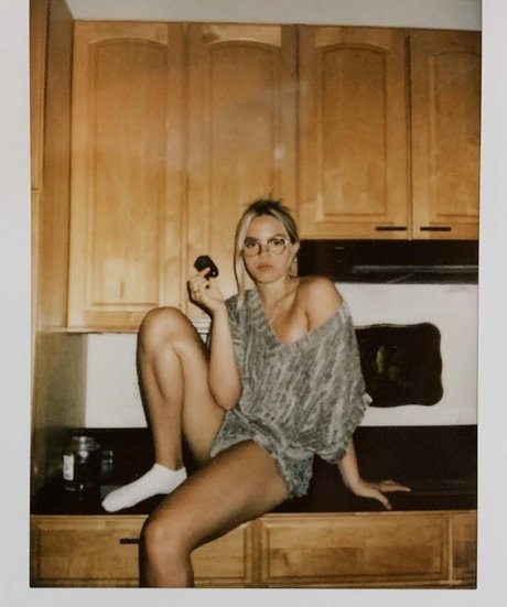 Renee Rapp  nude leaked OnlyFans photo