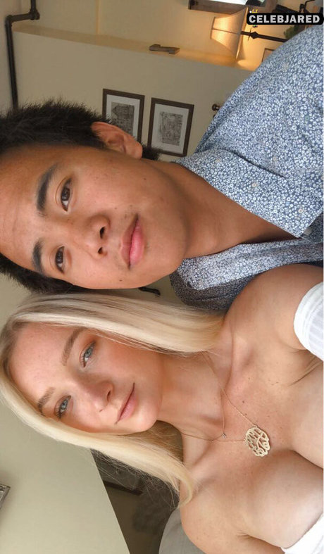 Zola Bzdek OnlyFans泄露裸照