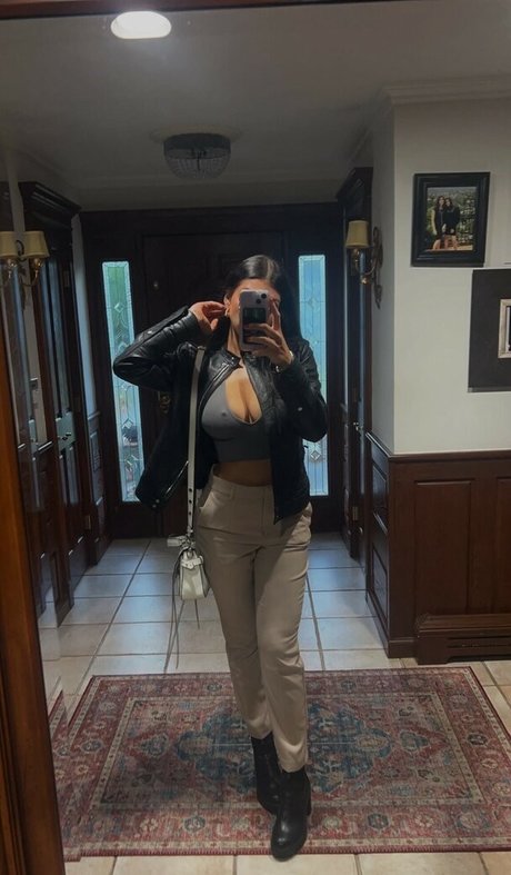 Обнаженная фотография утечки OnlyFans от Yalibarel