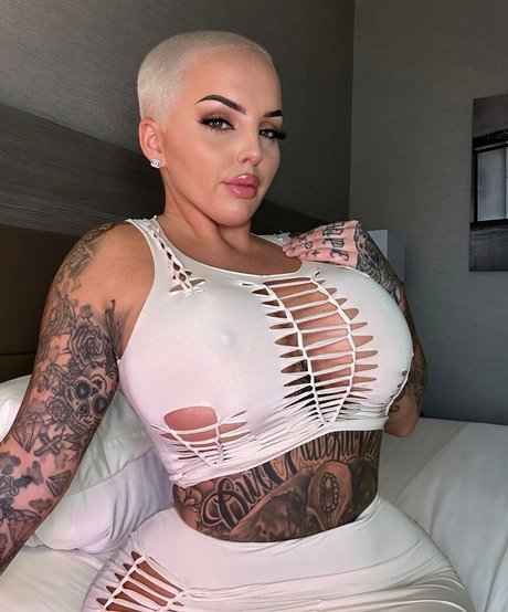 Alaston vuotanut OnlyFans-kuva Becgorton
