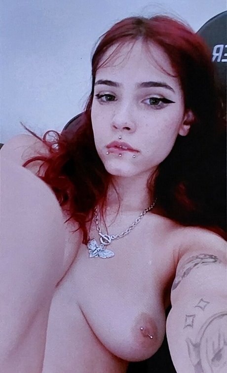 Naken läckt OnlyFans-bild av Lilithpriest
