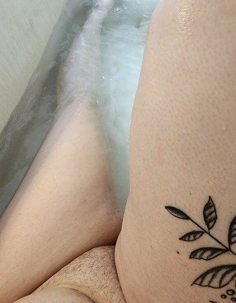 Nacktes geleaktes OnlyFans-Foto von Tattedshadow