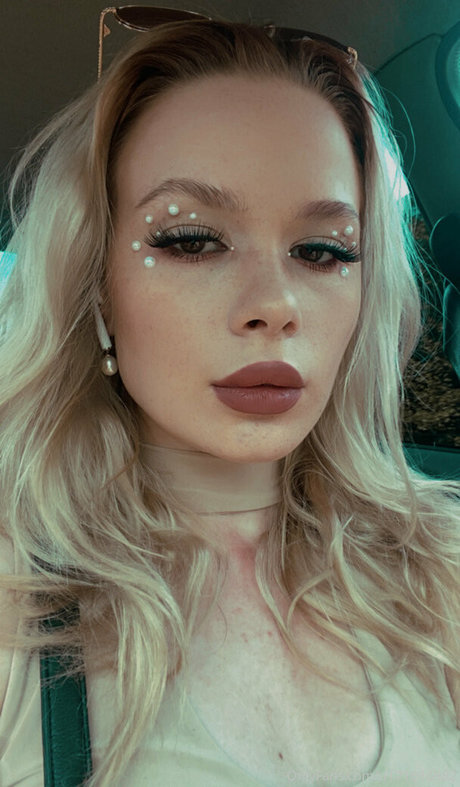 Nacktes geleaktes OnlyFans-Foto von Linapie