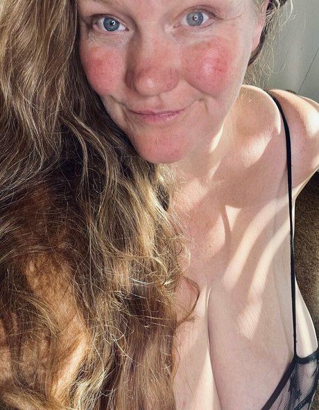 Alasti lekkinud OnlyFans-i pilt Michelemariestore