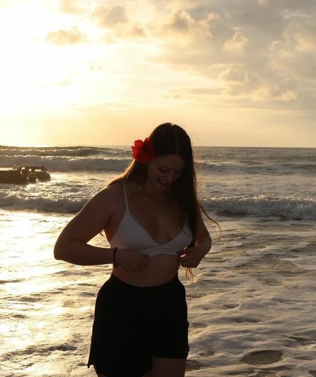 Naakte gelekte OnlyFans-foto van Katelyn Miller