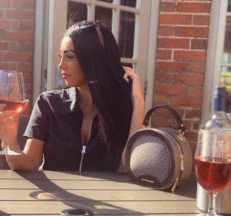 Naakte gelekte OnlyFans-foto van Chloe Reynolds