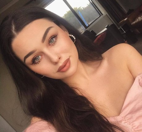 Naken läckt OnlyFans-bild av Proudegirl