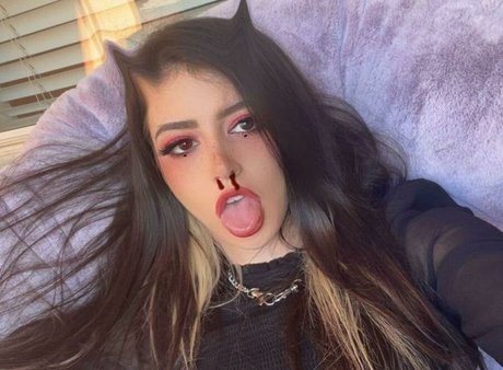 Chrissy Costanza